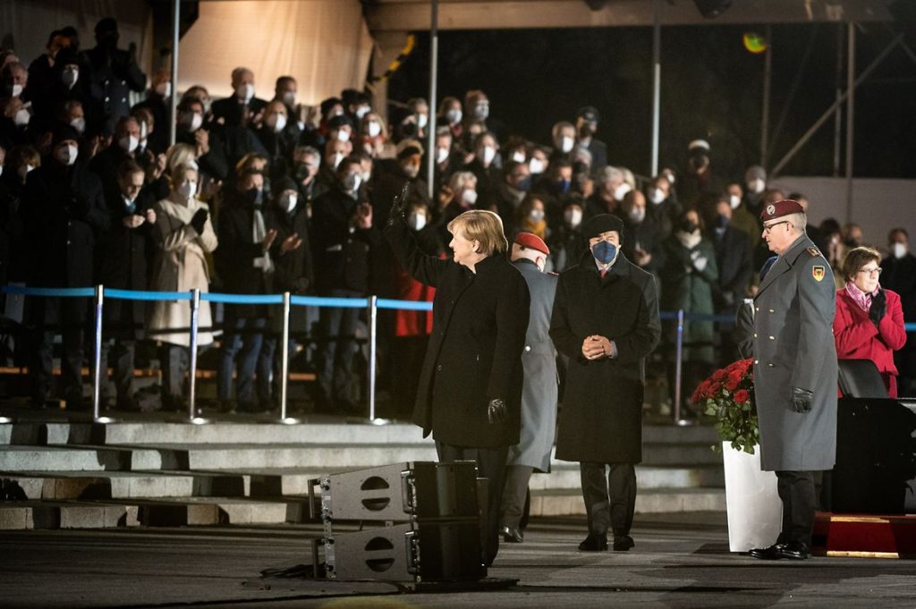 Großer Zapfenstreich zu Ehren von Kanzlerin Merkel 5 09 Janes Magazin