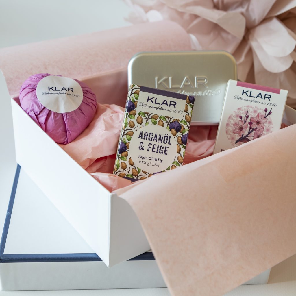 Romantische Geschenke 3 Klar Seifen Damen Geschenkbox 28E Image1 Janes Magazin