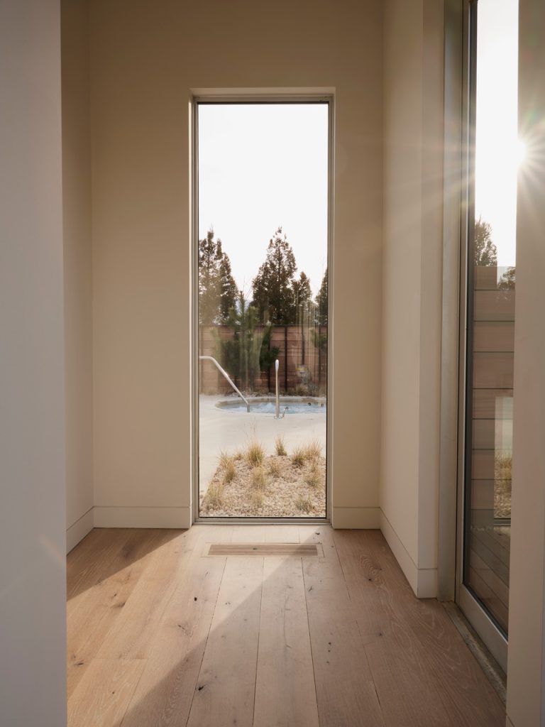 Long Island: Romantik pur vor den Toren New York Cities 3 ssbh 03b spa plunge hall pc Fredrika Sjarne for Shou Sugi Ban House Janes Magazin